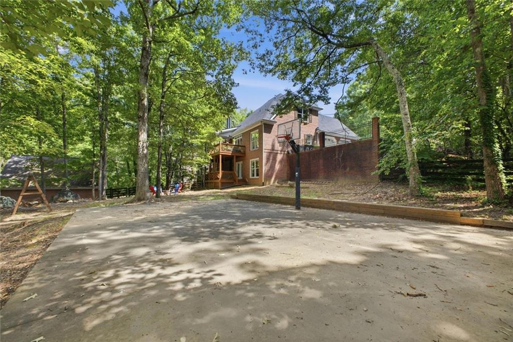 11 Breckenridge Road SE