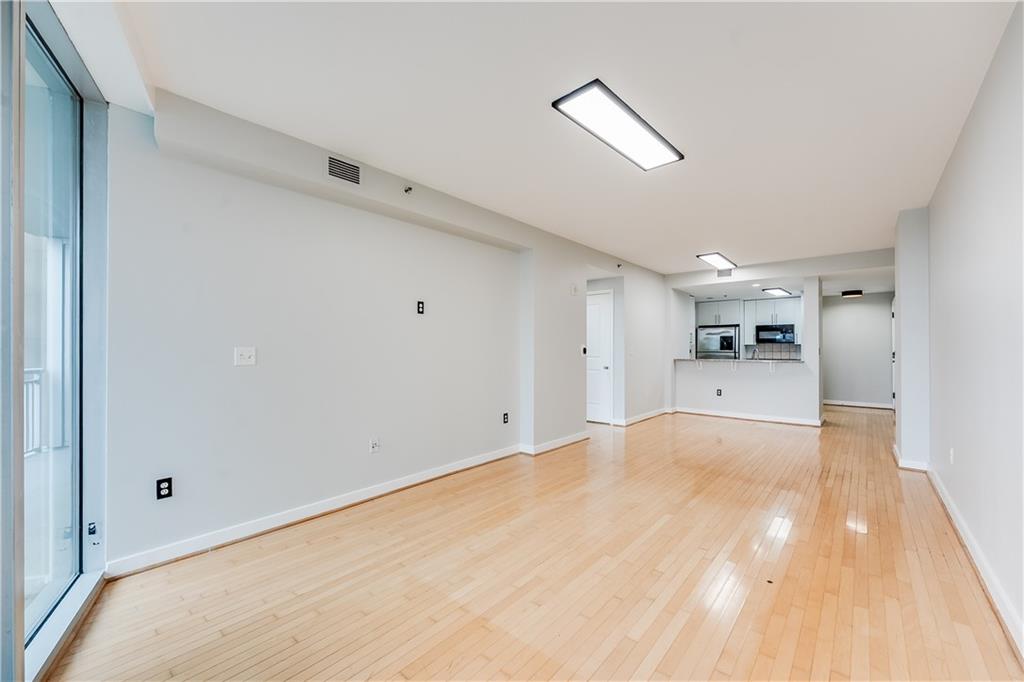 3338 Peachtree Road NE 903