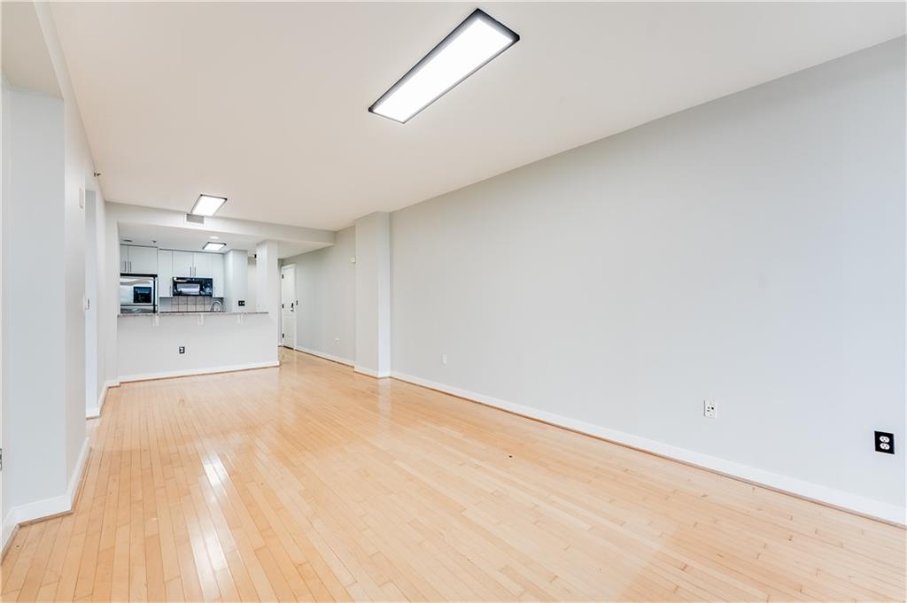 3338 Peachtree Road NE 903