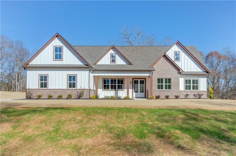 Homes For Sale - 30 River Overlook Way<br/> Jefferson, GA 30549