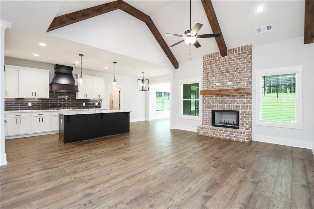 812 Spring Creek Way
