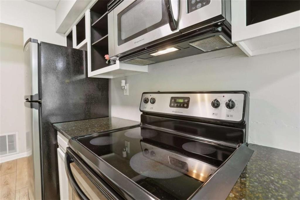 702 Glenleaf Drive, Peachtree Corners, Georgia image 10