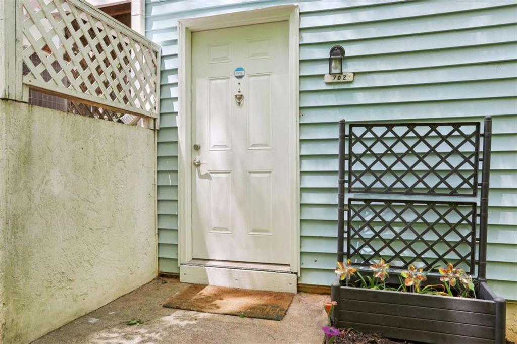 702 Glenleaf Drive, Peachtree Corners, Georgia image 3