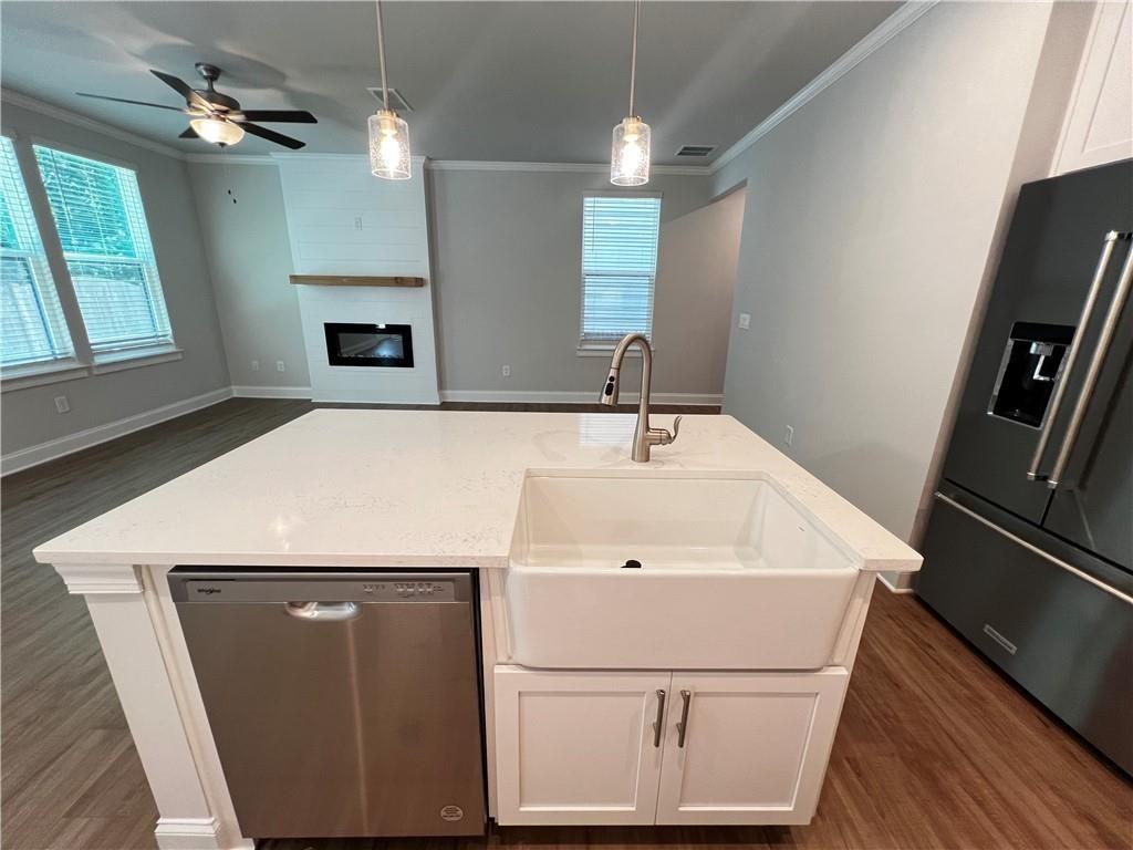 THE VILLAGE AT TOWNE LAKE - Residential Lease