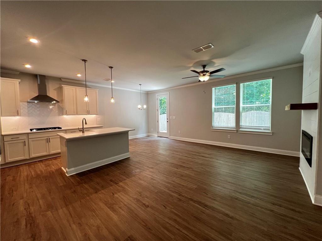 THE VILLAGE AT TOWNE LAKE - Residential Lease