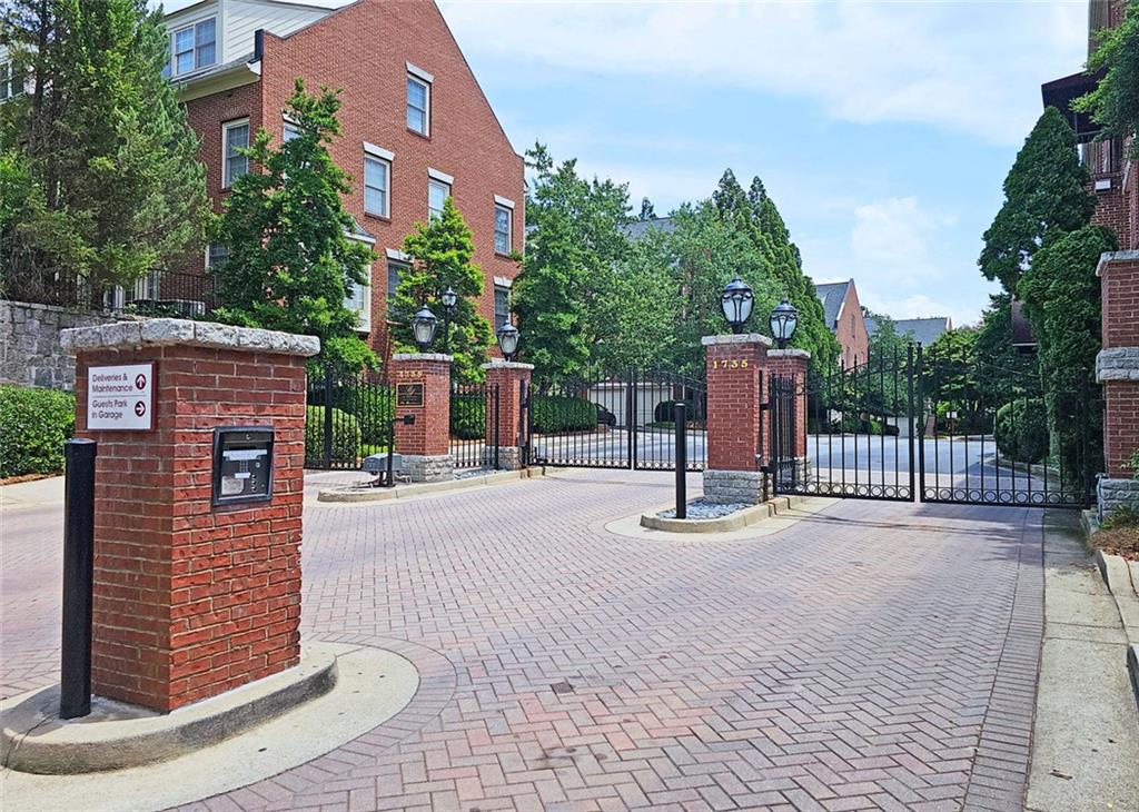 1735 Peachtree Street NE 216