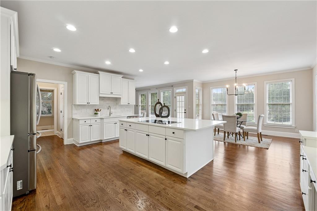 870 Longstone Landing