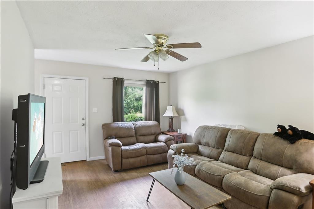 2381 W Grantville Road