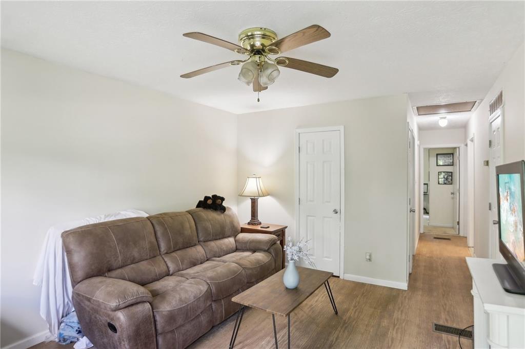 2381 W Grantville Road