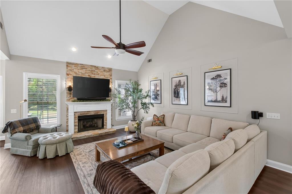 22 Riverwood Glen