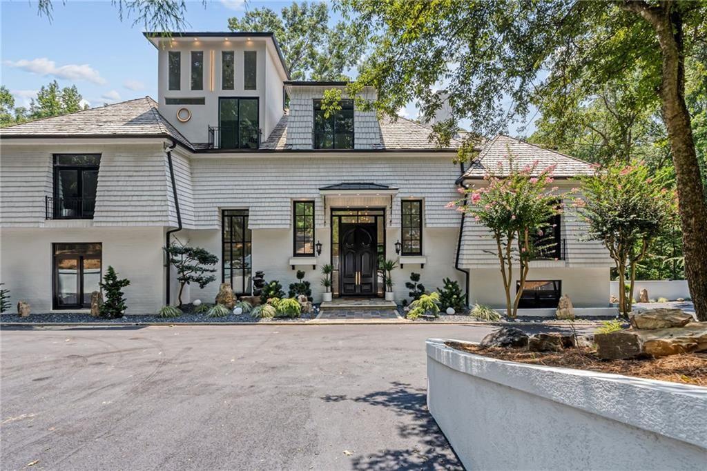 3946 Paces Ferry Road NW
