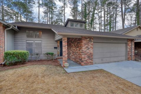 Townhouse For Sale - 300 Cruise Court<br/> Roswell, GA 30076