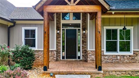 A home in Adairsville