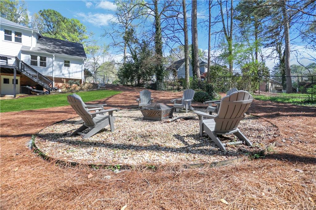 1135 Parkview Way, Lilburn, Georgia image 42