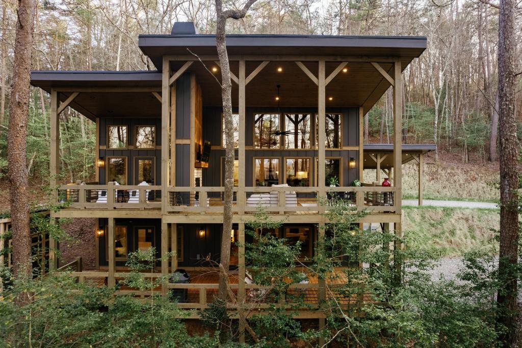 171 Huckleberry Lane