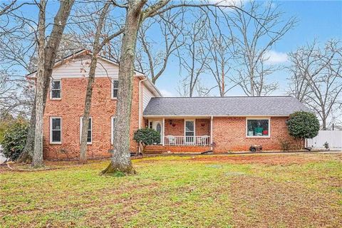 Homes For Sale - 2571 Highland Golf Course Dr Dr<br/> Conyers, GA 30013