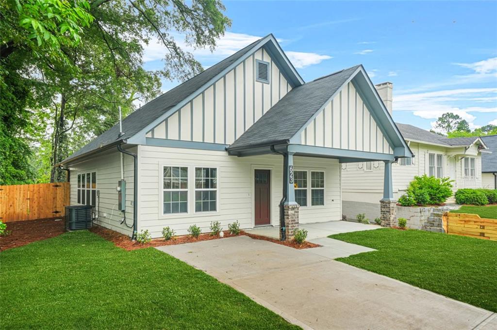 623 Hamilton E Holmes Drive NW
