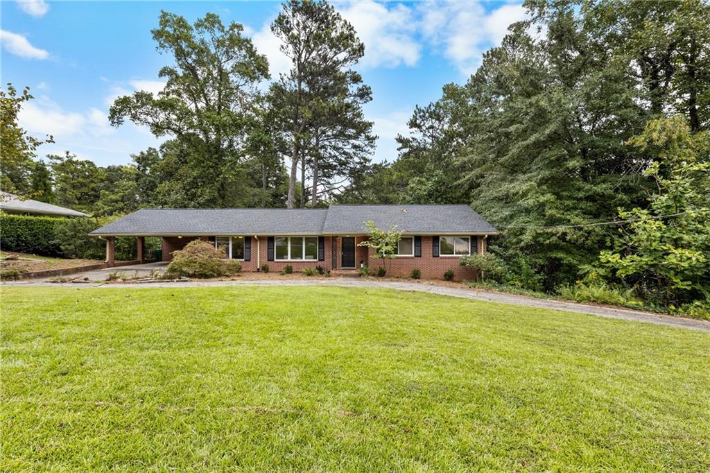 2433 Kingscliff Drive NE