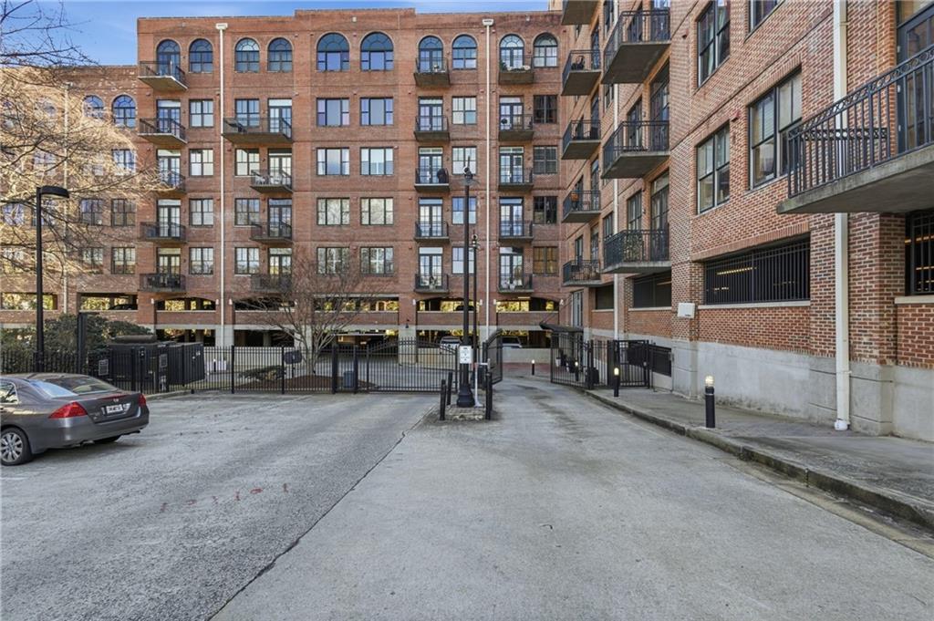 3235 Roswell Road NE 705
