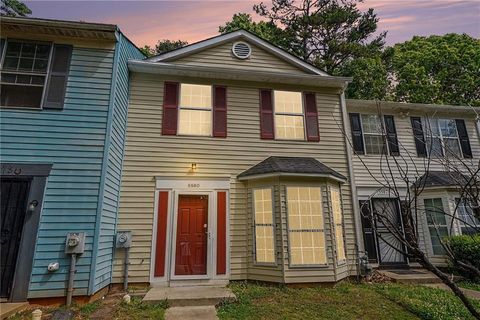 Townhouse For Sale - 5580 Stonington Trace Parkway<br/> Dekalb County, Stone Mountain, GA 30087