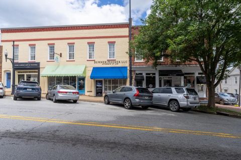 10 E Broad Street Newnan GA 30263