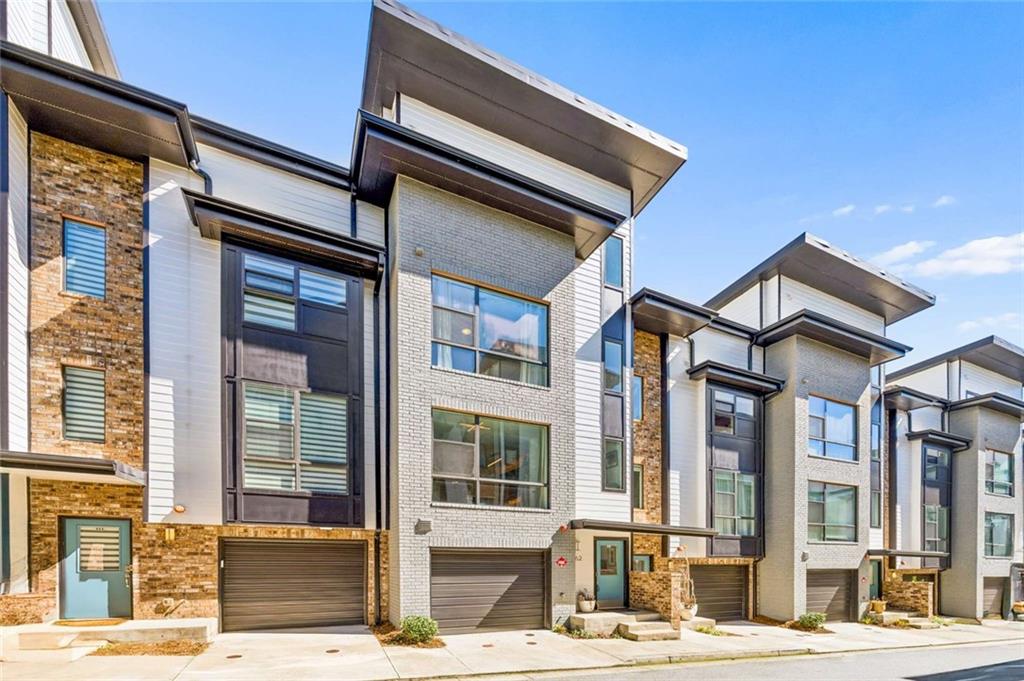 962 Moda Drive