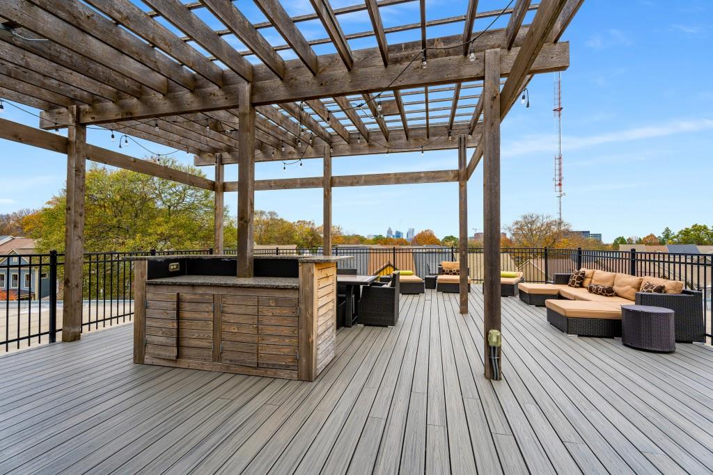 200 N Highland Avenue NE 301