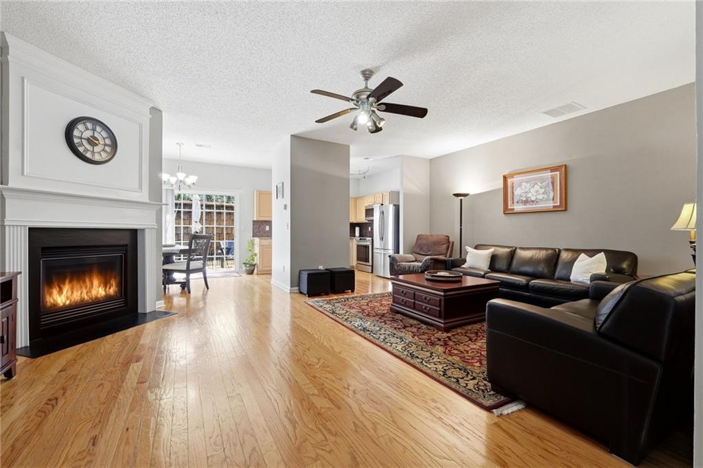 3836 Pleasant Oaks Drive