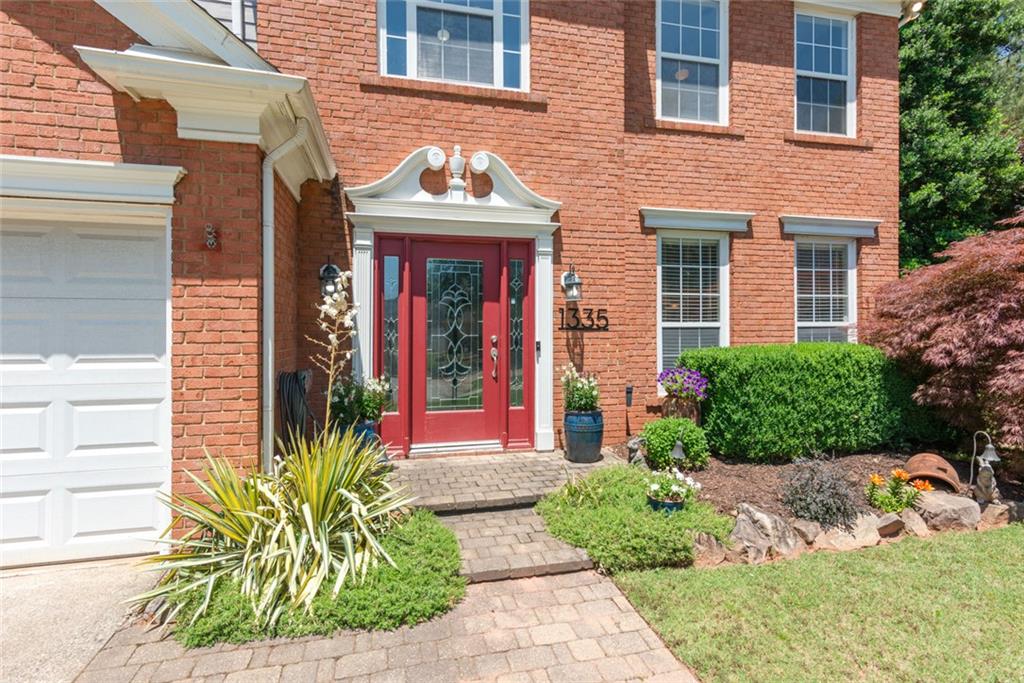 1335 Lyndhurst Way