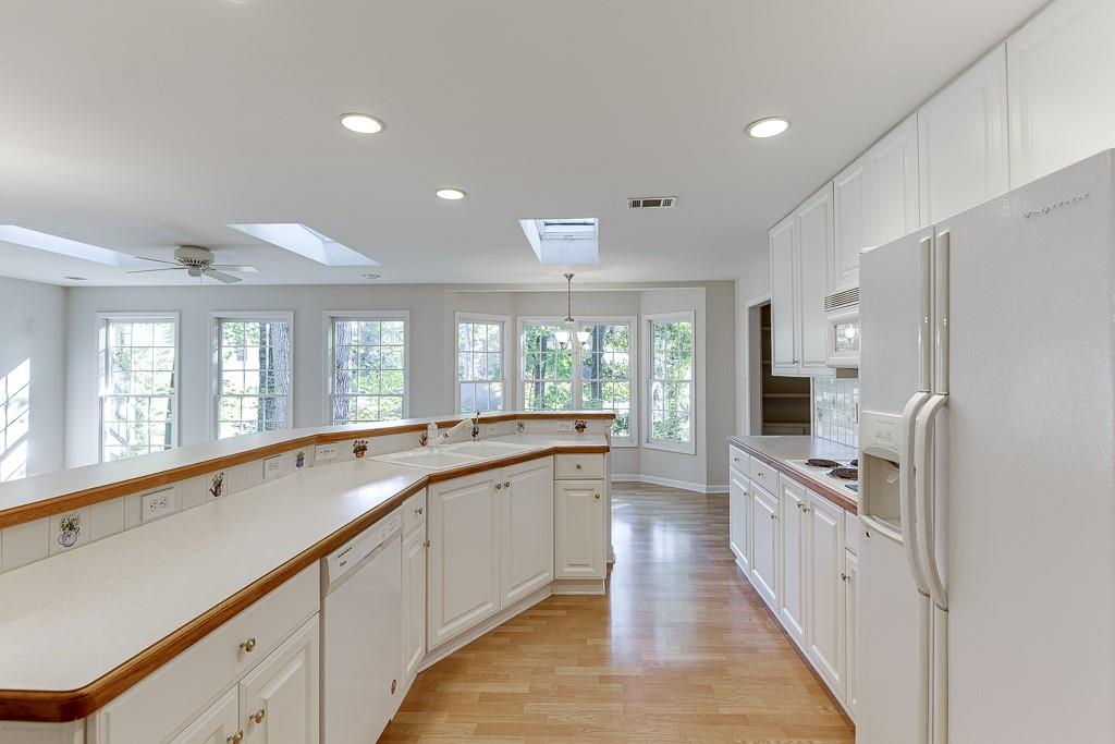 130 Bonnie Lane, Sandy Springs, Georgia image 11