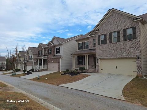 Homes For Sale - 2034 Britt Drive<br/> Snellville, GA 30078