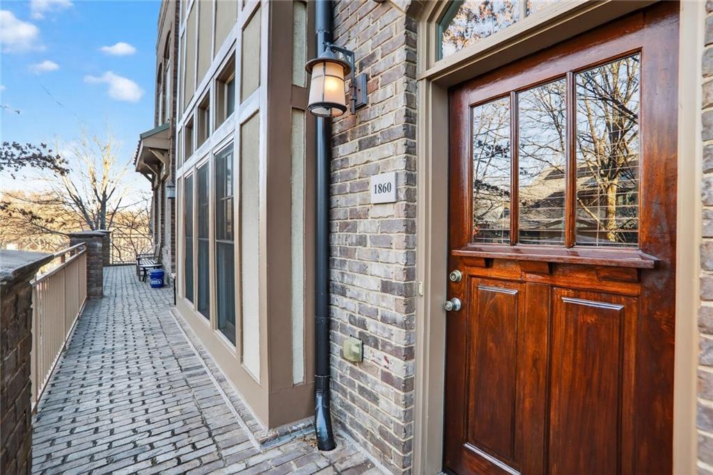 1860 Gordon Manor NE 110