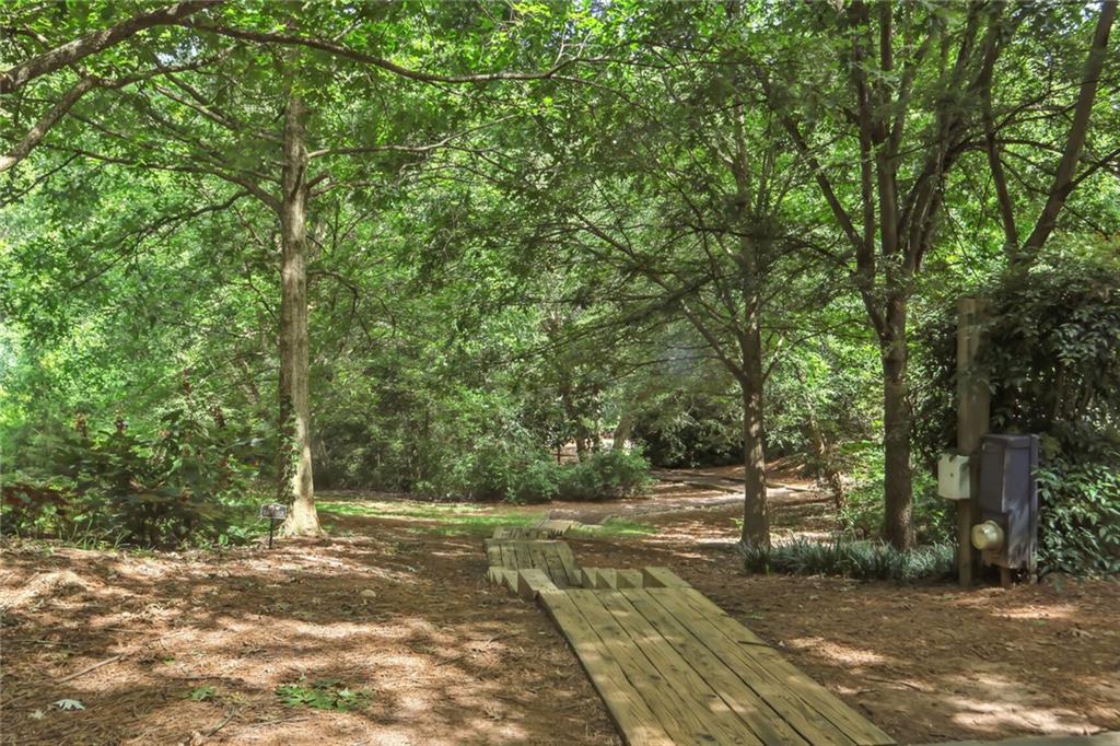 1860 Gordon Manor NE 110