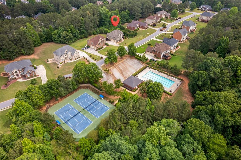 818 Treeline Drive SE
