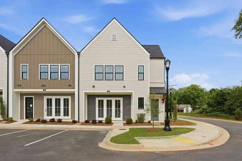 Townhouse For Rent - 39 Peony Street<br/> Braselton, GA 30517