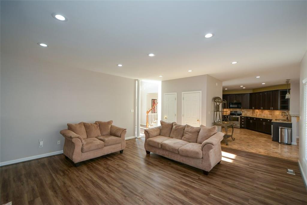 103 Ashwood Court N