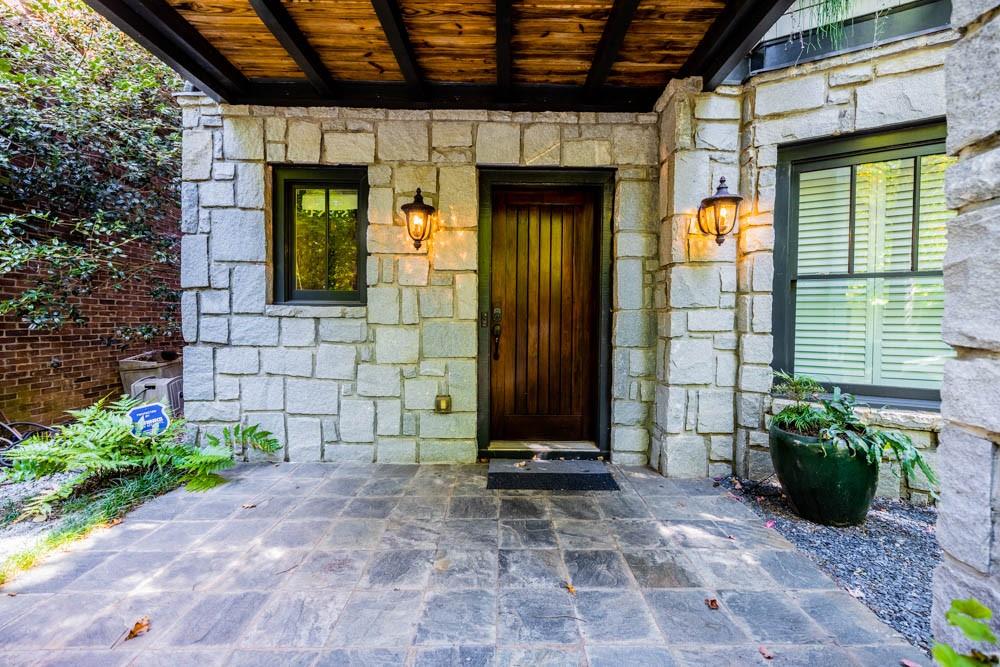 470 Hamilton Street SE