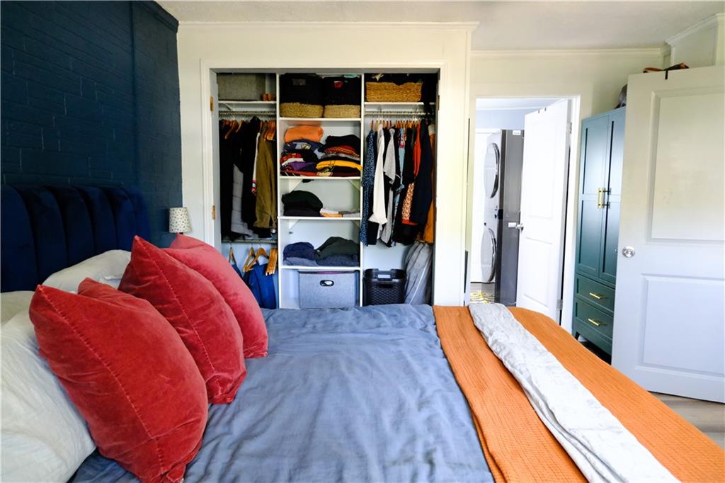 403 Superba Avenue NE