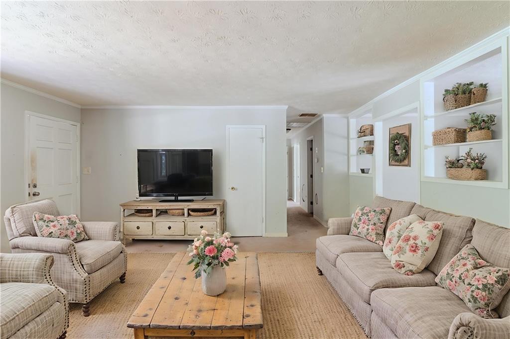 137 Springvalley Circle