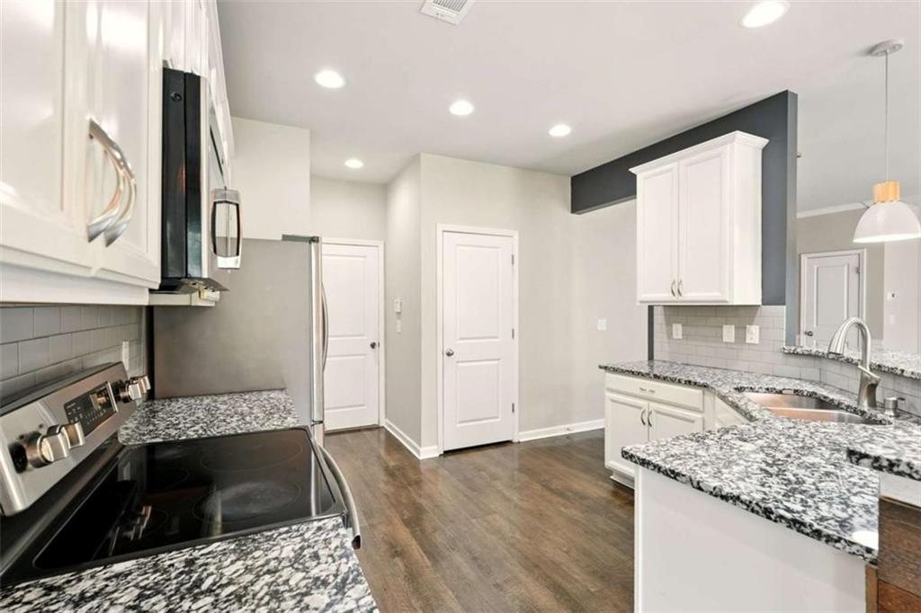 Spring at Rockhouse - Residential