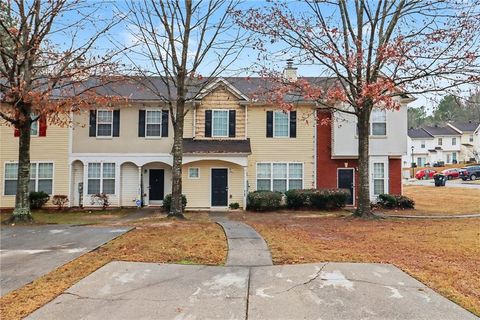 Townhouse For Sale - 6109 Camden Forrest Drive<br/> Riverdale, GA 30296