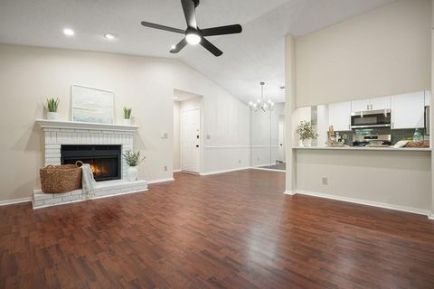 1516 Tuxworth Circle Decatur GA 30033