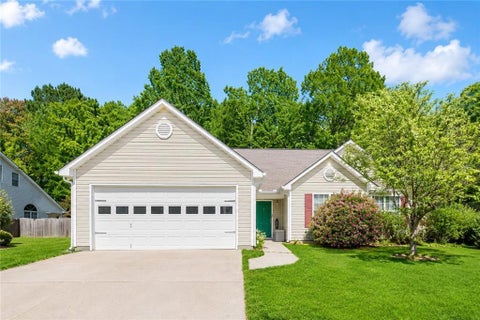 Homes For Sale - 421 Arrowhatchee Drive<br/> Barrow County, Winder, GA 30680