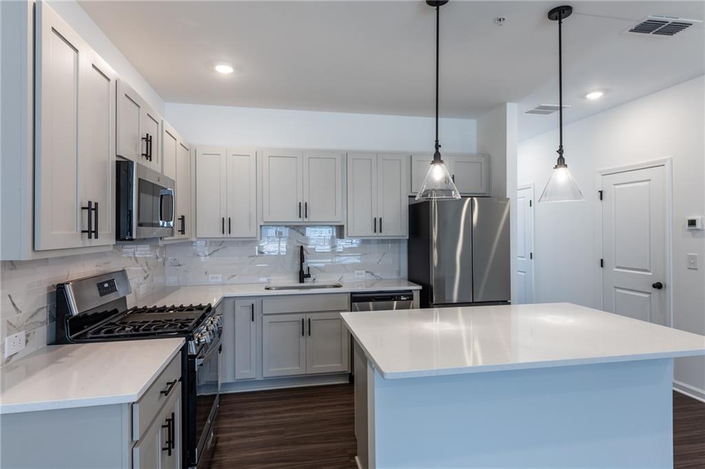 5542 Highland Street