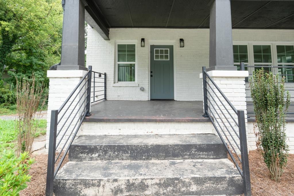1046 Mayson Turner Road NW
