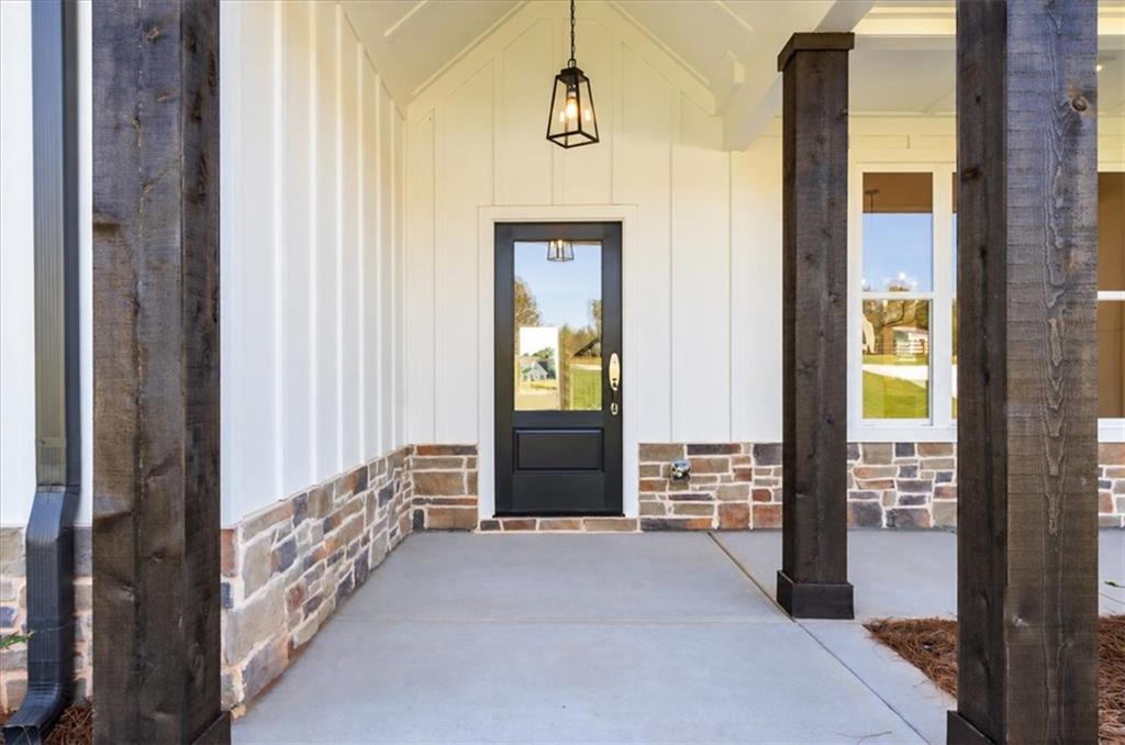 5335 Noah Road