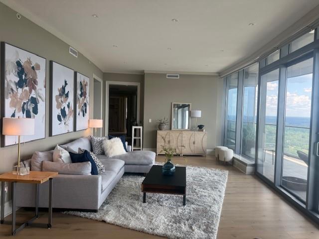 Atlanta, Georgia, 30326, United States, 2 Bedrooms Bedrooms, ,3 BathroomsBathrooms,Residential,Active,2014169