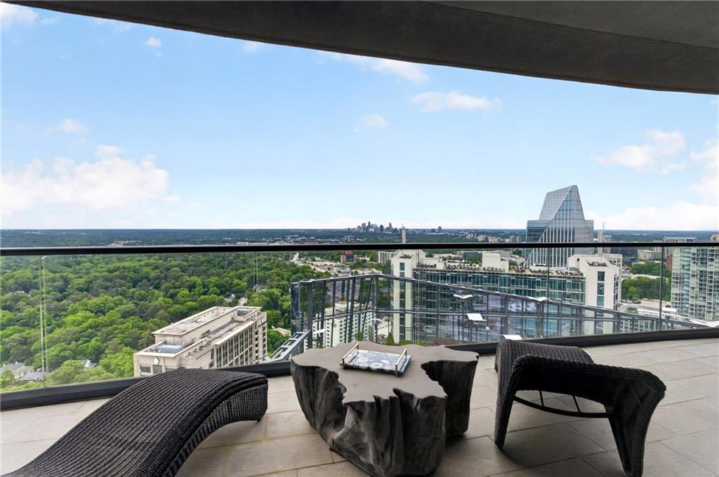 Atlanta, Georgia, 30326, United States, 2 Bedrooms Bedrooms, ,3 BathroomsBathrooms,Residential,Active,2014169