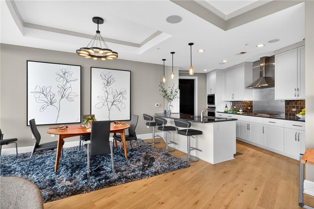 Atlanta, Georgia, 30326, United States, 2 Bedrooms Bedrooms, ,3 BathroomsBathrooms,Residential,Active,2014169