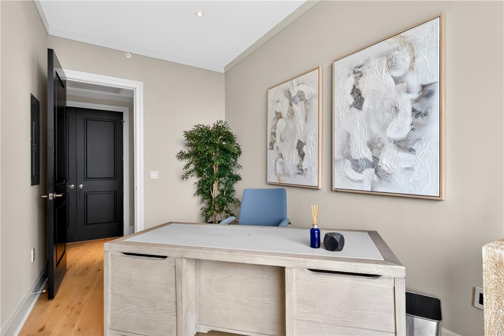 Atlanta, Georgia, 30326, United States, 2 Bedrooms Bedrooms, ,3 BathroomsBathrooms,Residential,Active,2014169